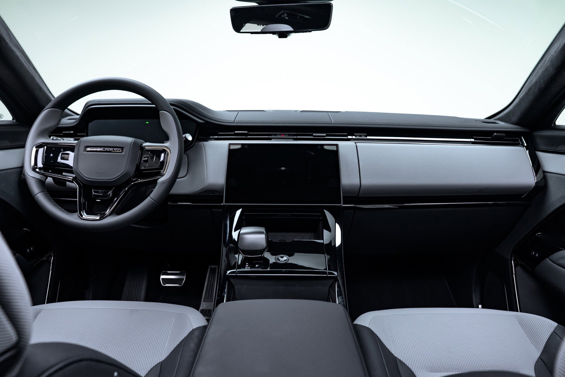 Used 2025 Land Rover Range Rover Sport SV Edition Two image 2