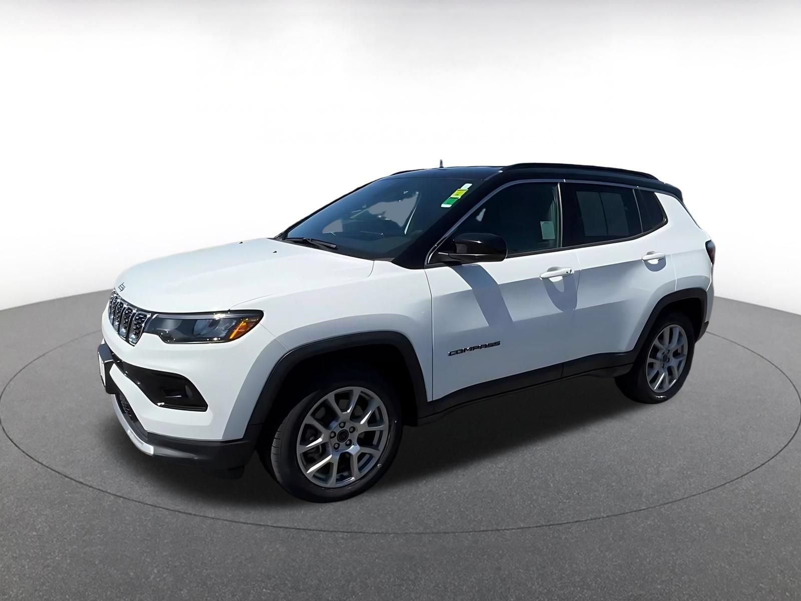 Used 2025 Jeep Compass Limited AWD/4WD image 8