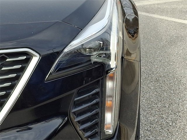 Used 2019 Cadillac XT4 Premium Luxury w/ Cold Weather Package image 9