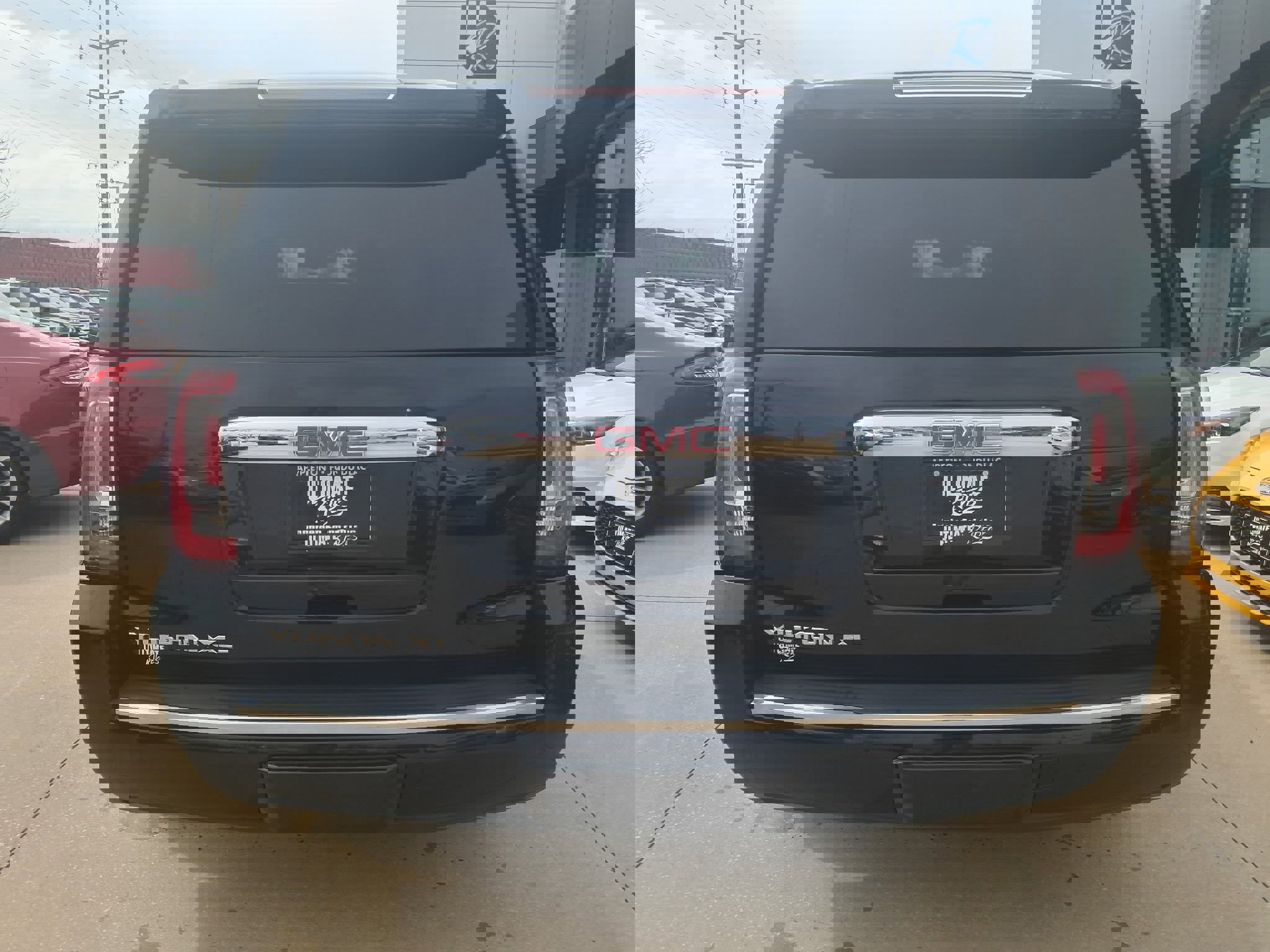 Used 2017 GMC Yukon XL Denali w/ Open Road Package image 11