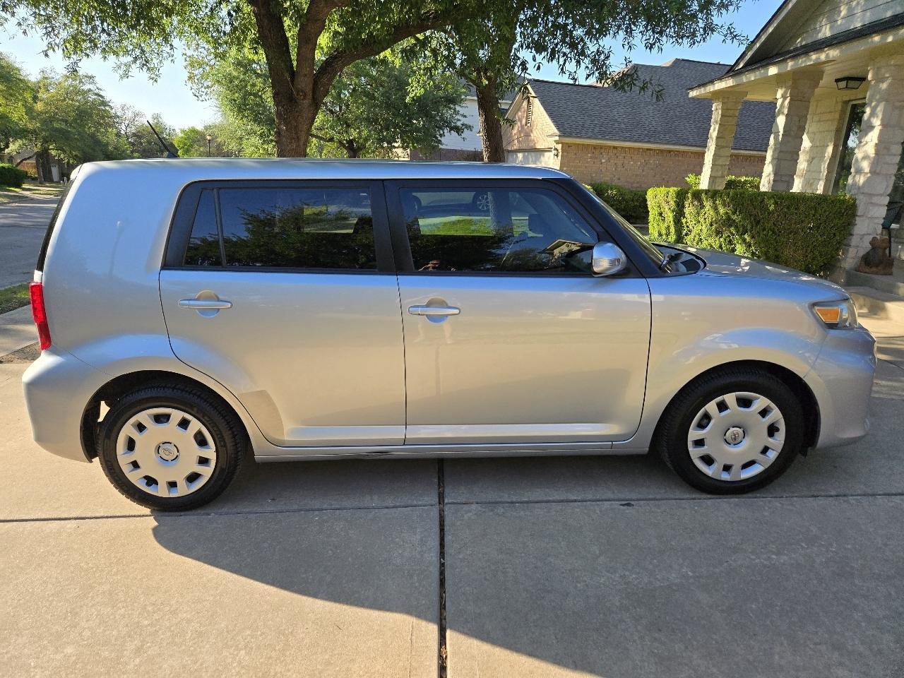 Used 2015 Scion xB image 4