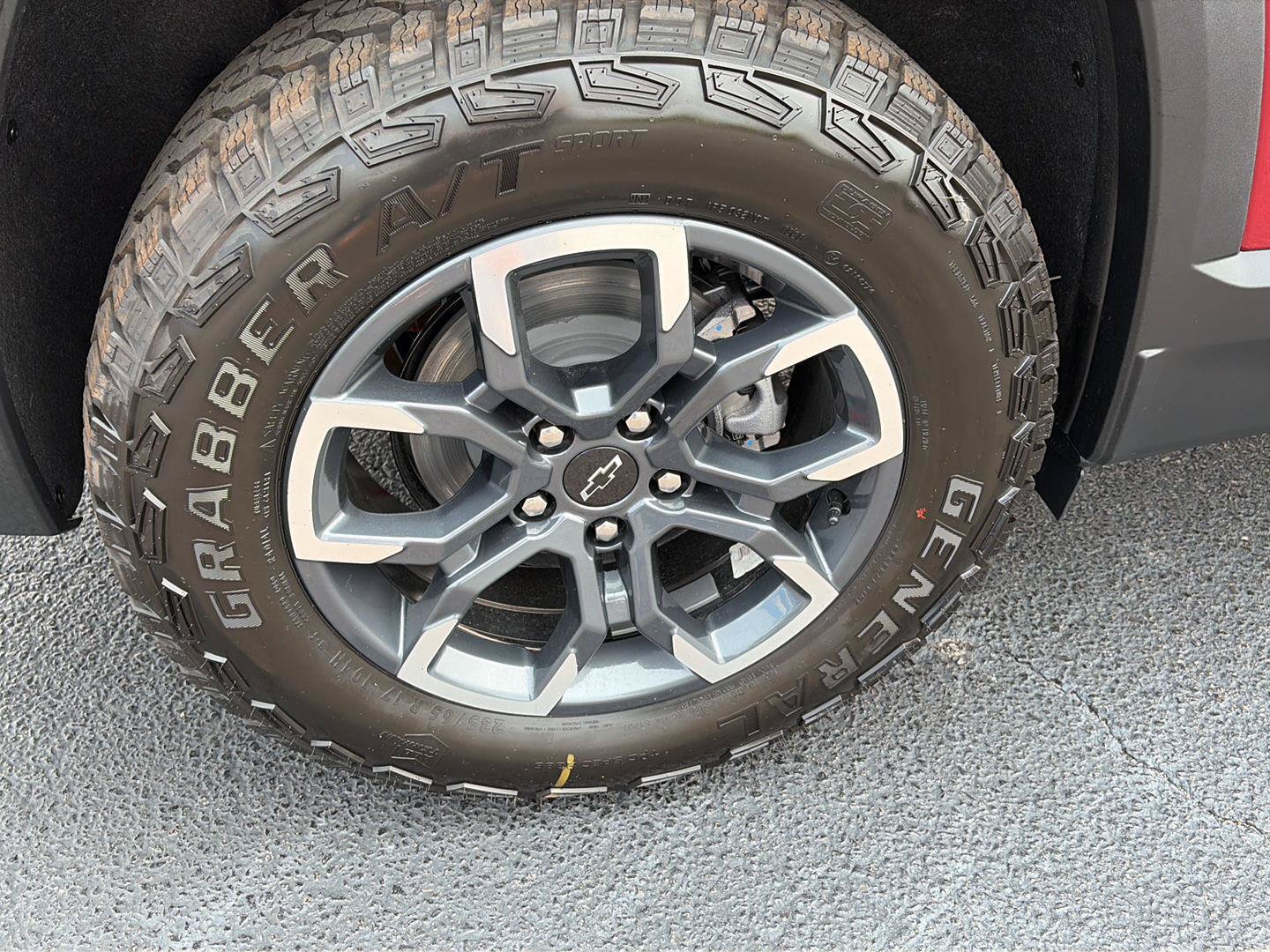 New 2027 Chevrolet Equinox ACTIV w/ Safety and Technology Package AWD/4WD image 41