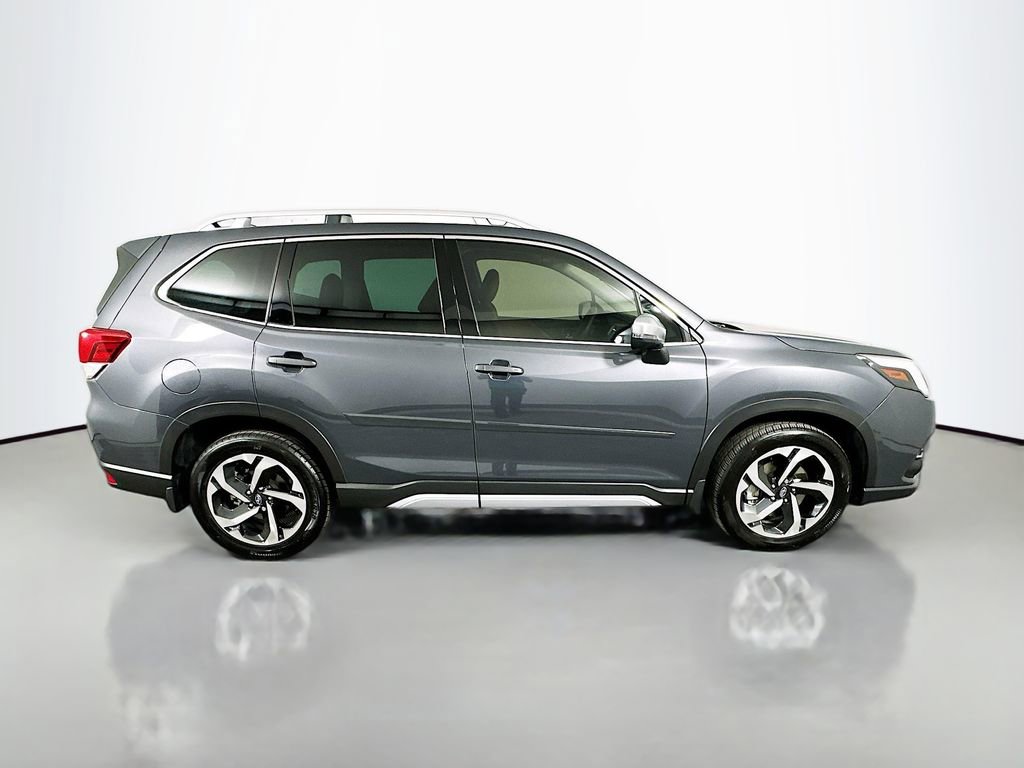 Used 2023 Subaru Forester Touring image 4