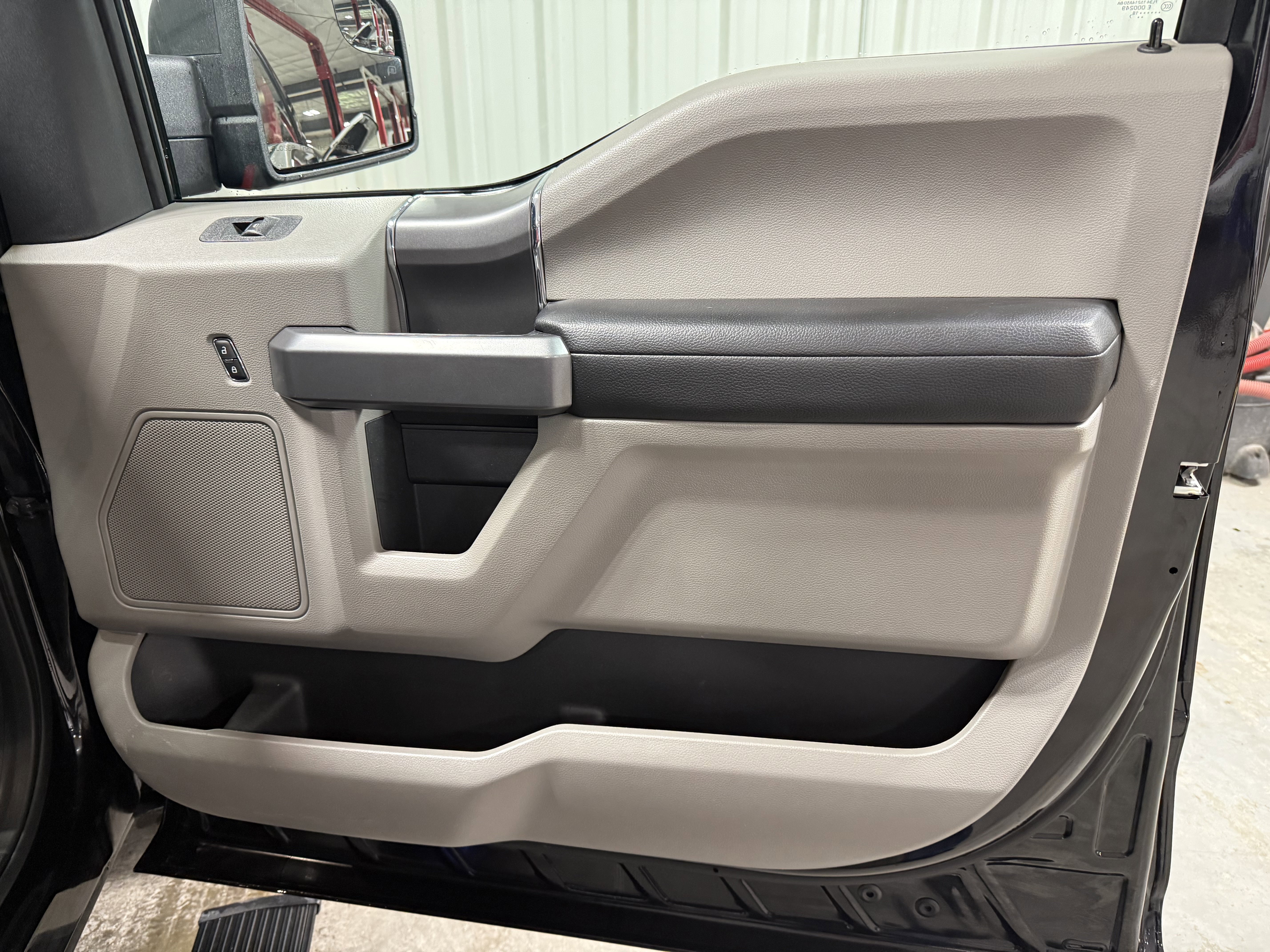 Used 2019 Ford F150 XLT w/ Equipment Group 302A Luxury image 8