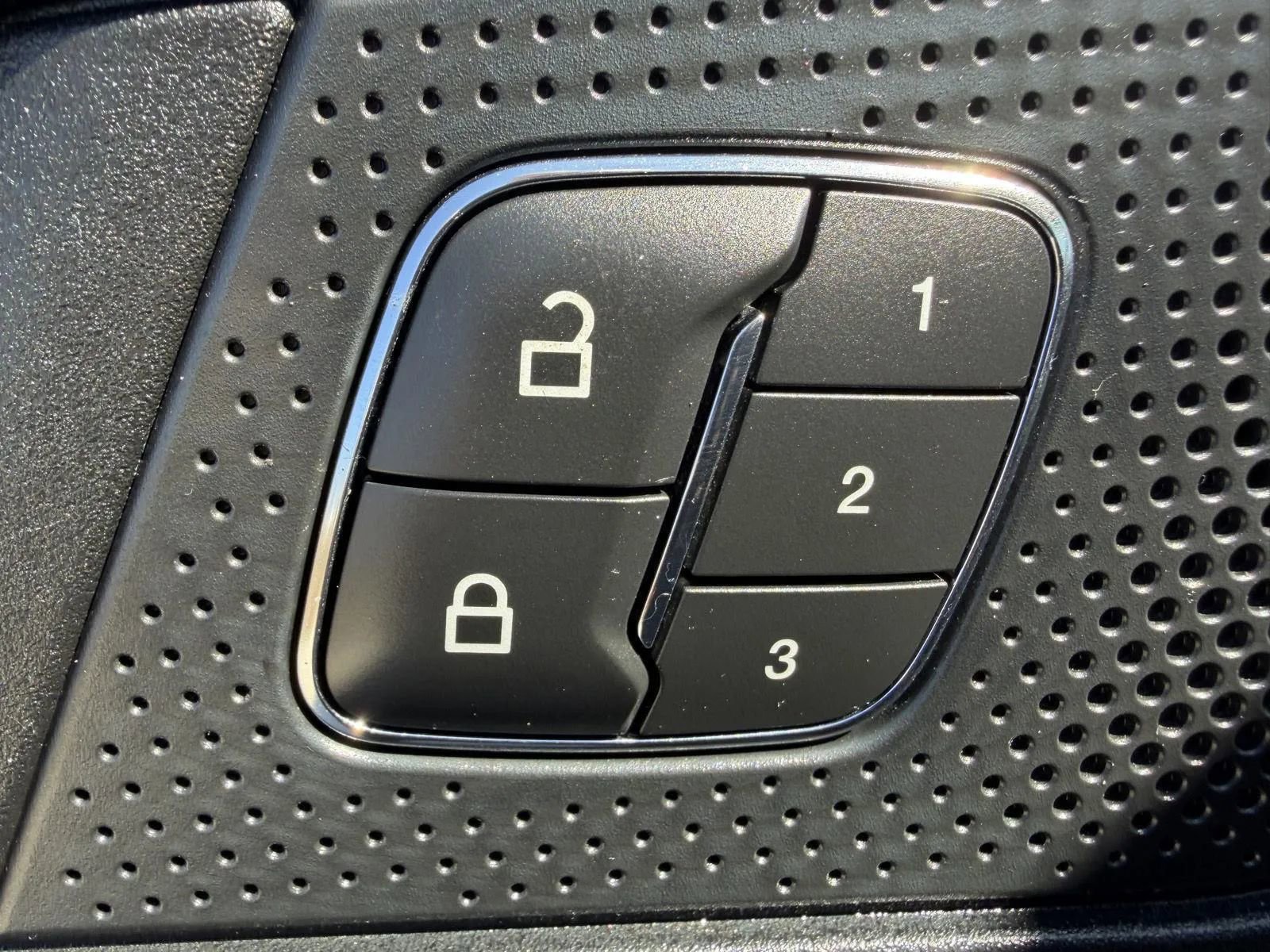 Used 2022 Ford Edge Titanium image 21