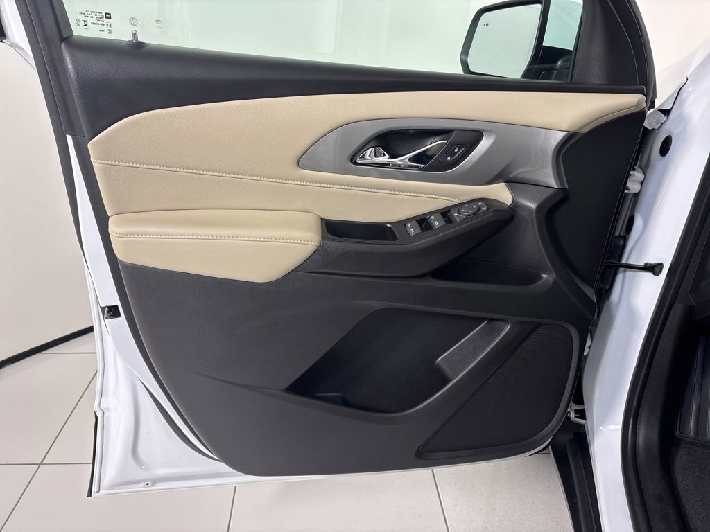 Used 2023 Chevrolet Traverse LS w/ Safety Package image 15