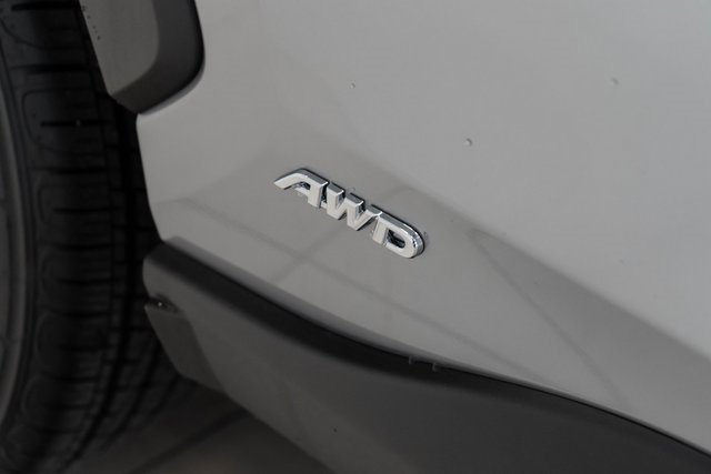 Used 2025 Toyota RAV4 XLE image 8