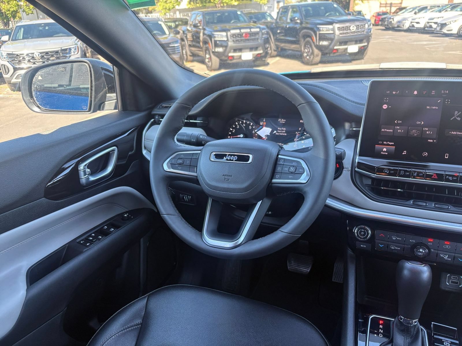 Used 2025 Jeep Compass Limited AWD/4WD image 35