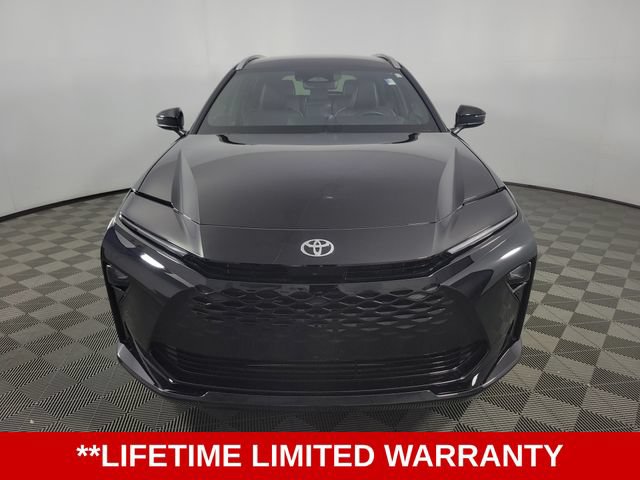 Used 2025 Toyota Crown Signia AWD/4WD image 3