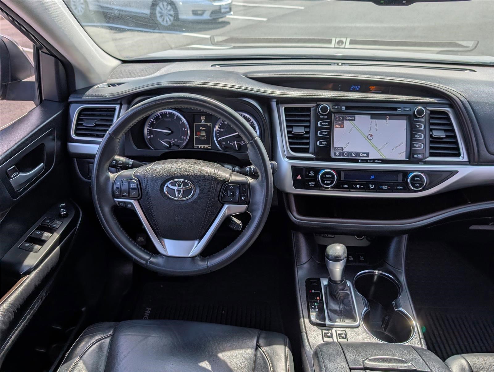 Used 2016 Toyota Highlander XLE image 18