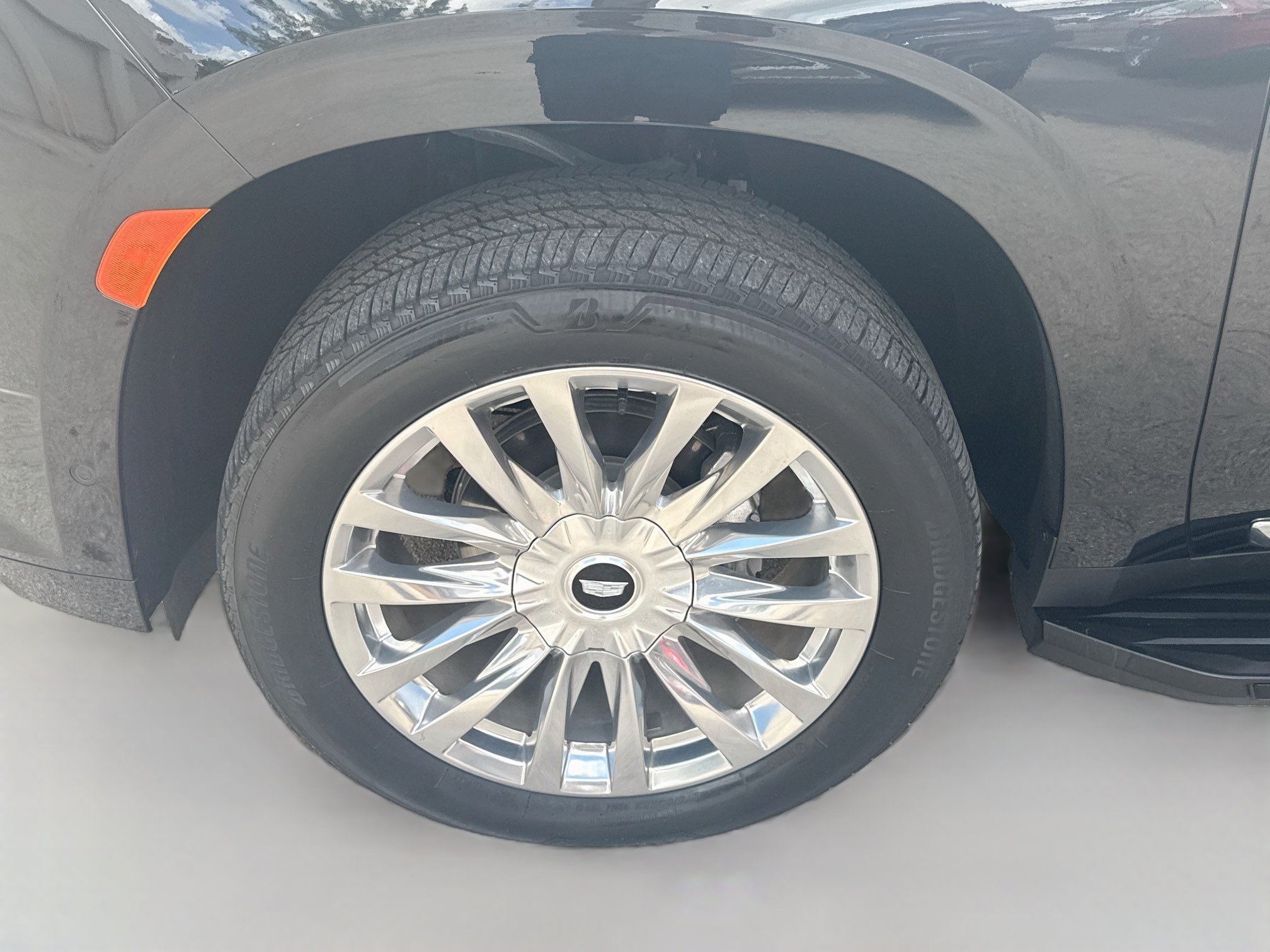 Used 2023 Cadillac Escalade Premium Luxury AWD/4WD image 35