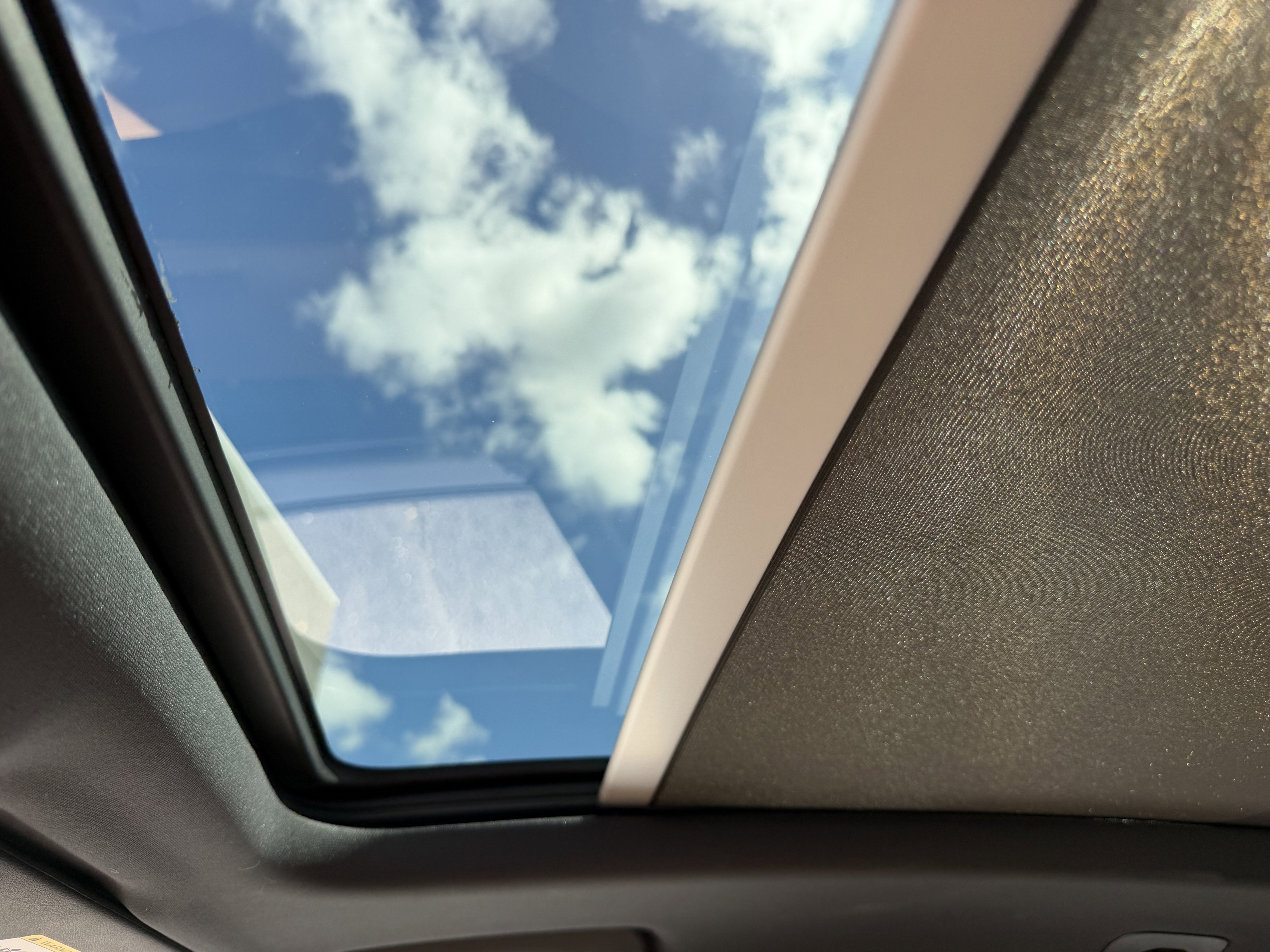 Certified 2018 Porsche Macan Sport Edition image 28