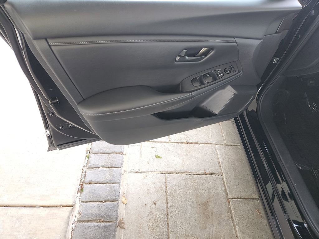 Used 2025 Nissan Sentra S image 27