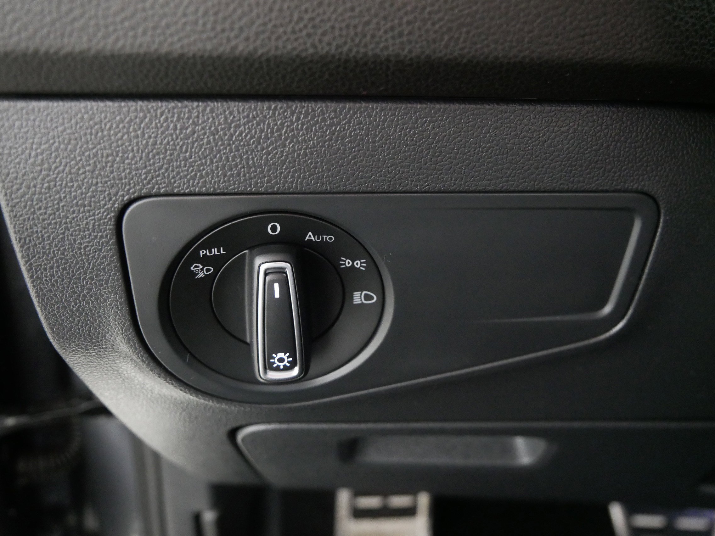 Used 2023 Volkswagen Tiguan SEL R-Line image 26