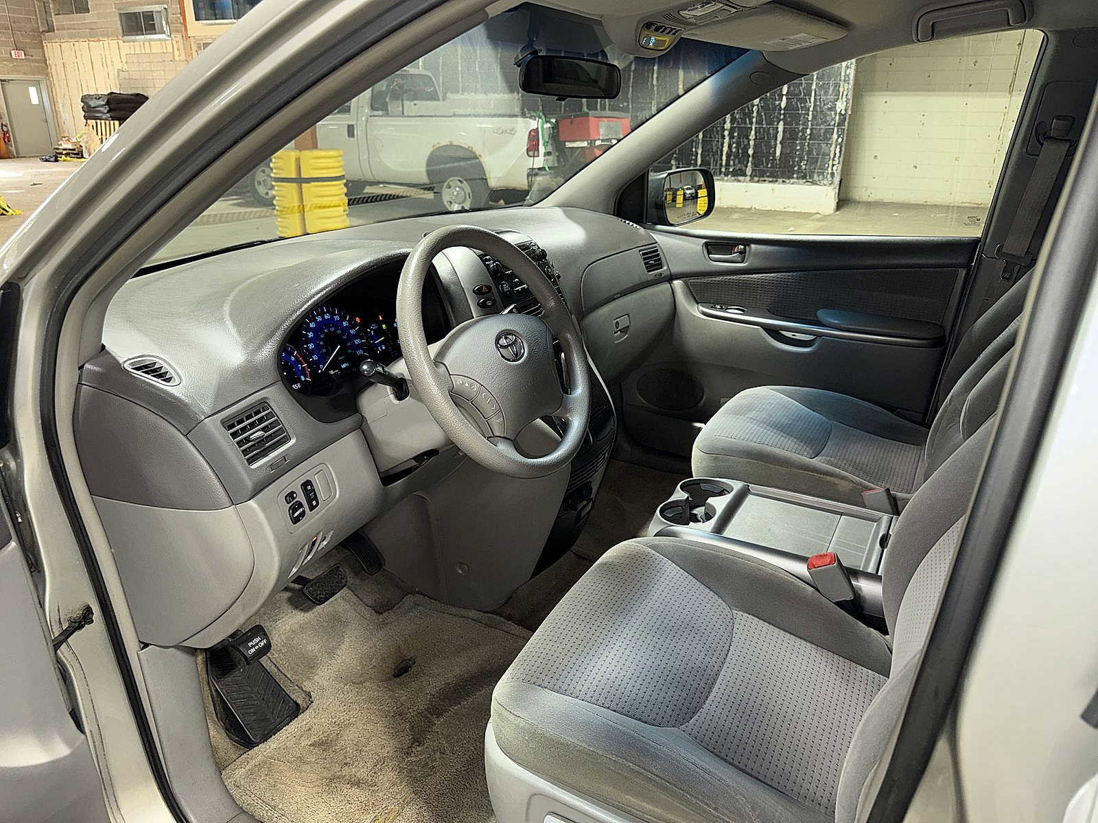 Used 2006 Toyota Sienna LE AWD/4WD image 25