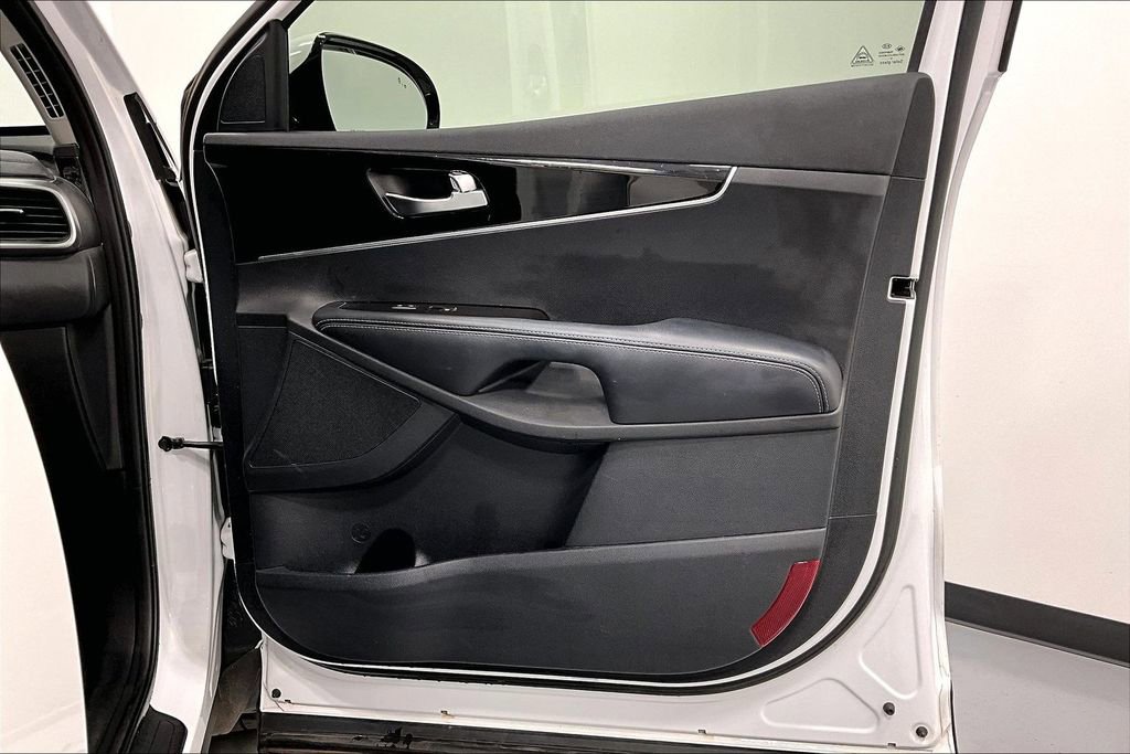 Used 2019 Kia Sorento LX image 22
