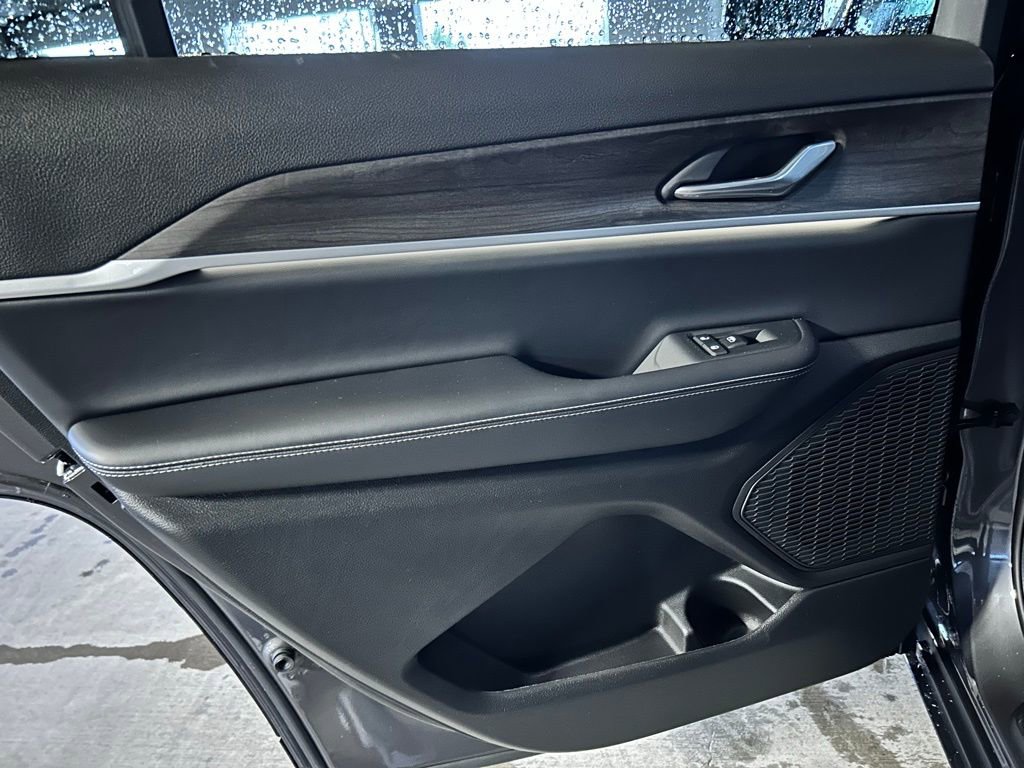 New 2025 Jeep Grand Cherokee L Limited image 13