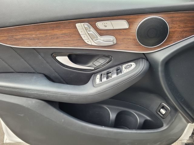 Used 2022 Mercedes-Benz GLC 300 image 9