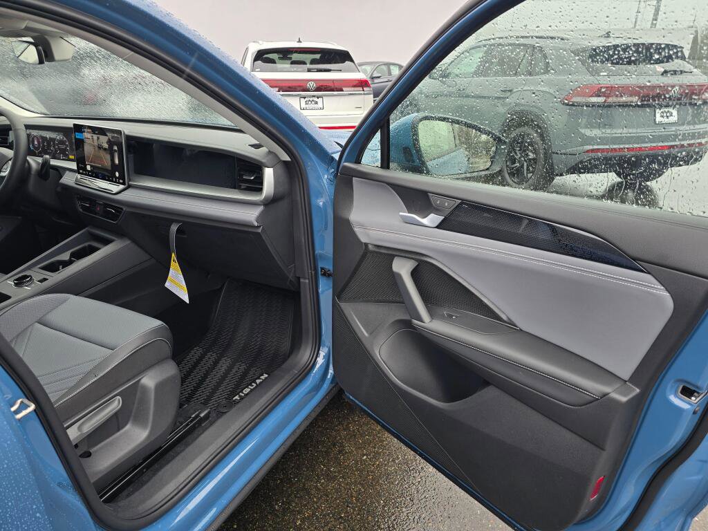 New 2026 Volkswagen Tiguan SE image 41