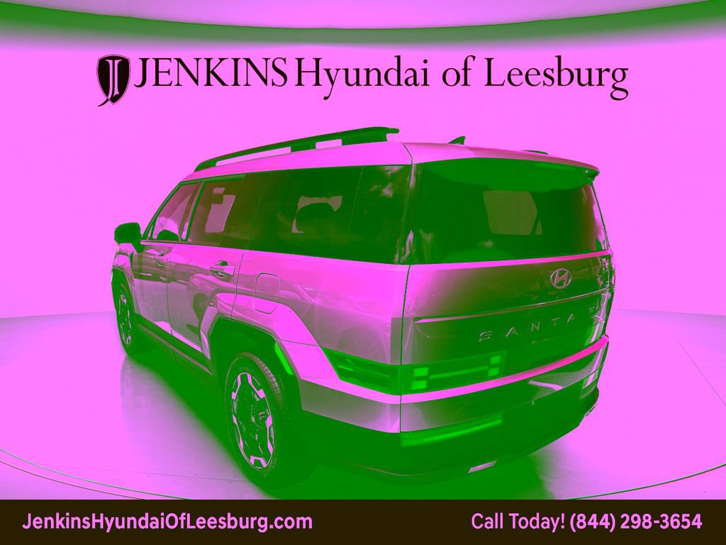Used 2025 Hyundai Santa Fe SEL FWD image 4