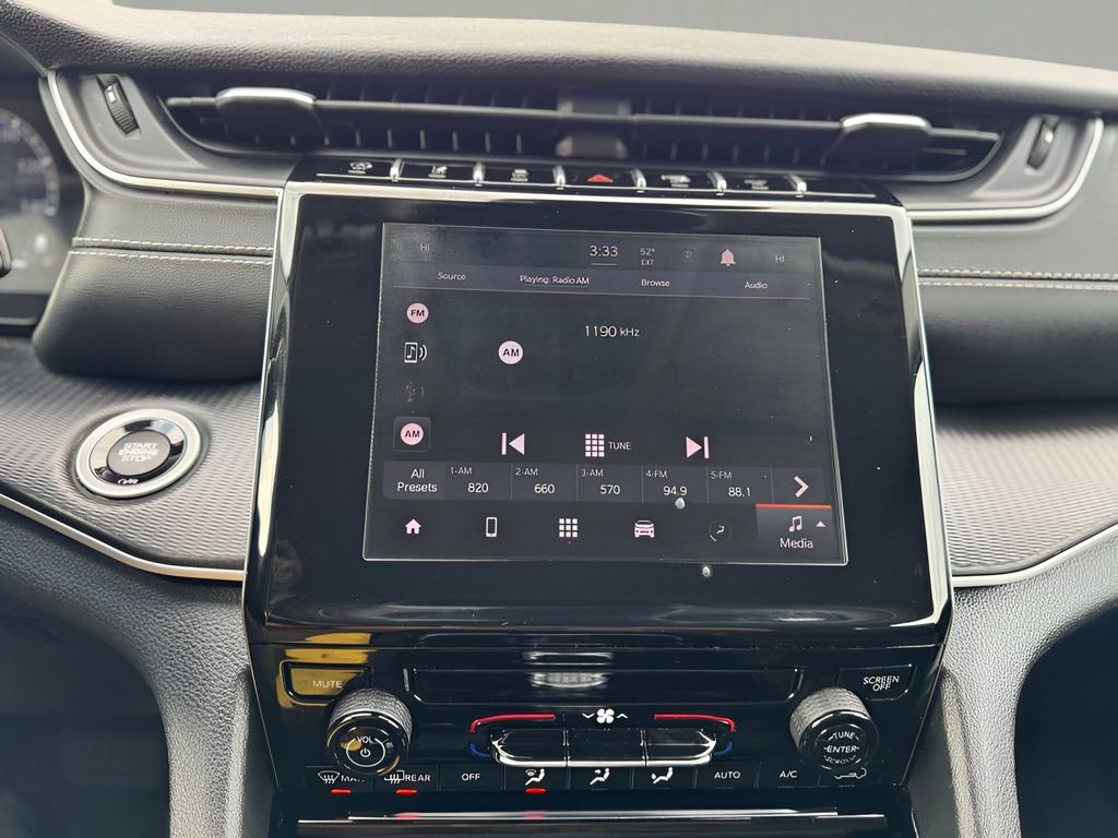 Used 2023 Jeep Grand Cherokee Laredo image 20