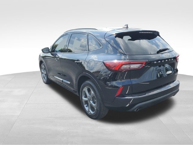 Used 2023 Ford Escape ST-Line w/ Tech Pack #1 AWD/4WD image 6