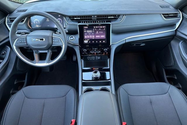 New 2025 Jeep Grand Cherokee Laredo X w/ Luxury Tech Group I image 13