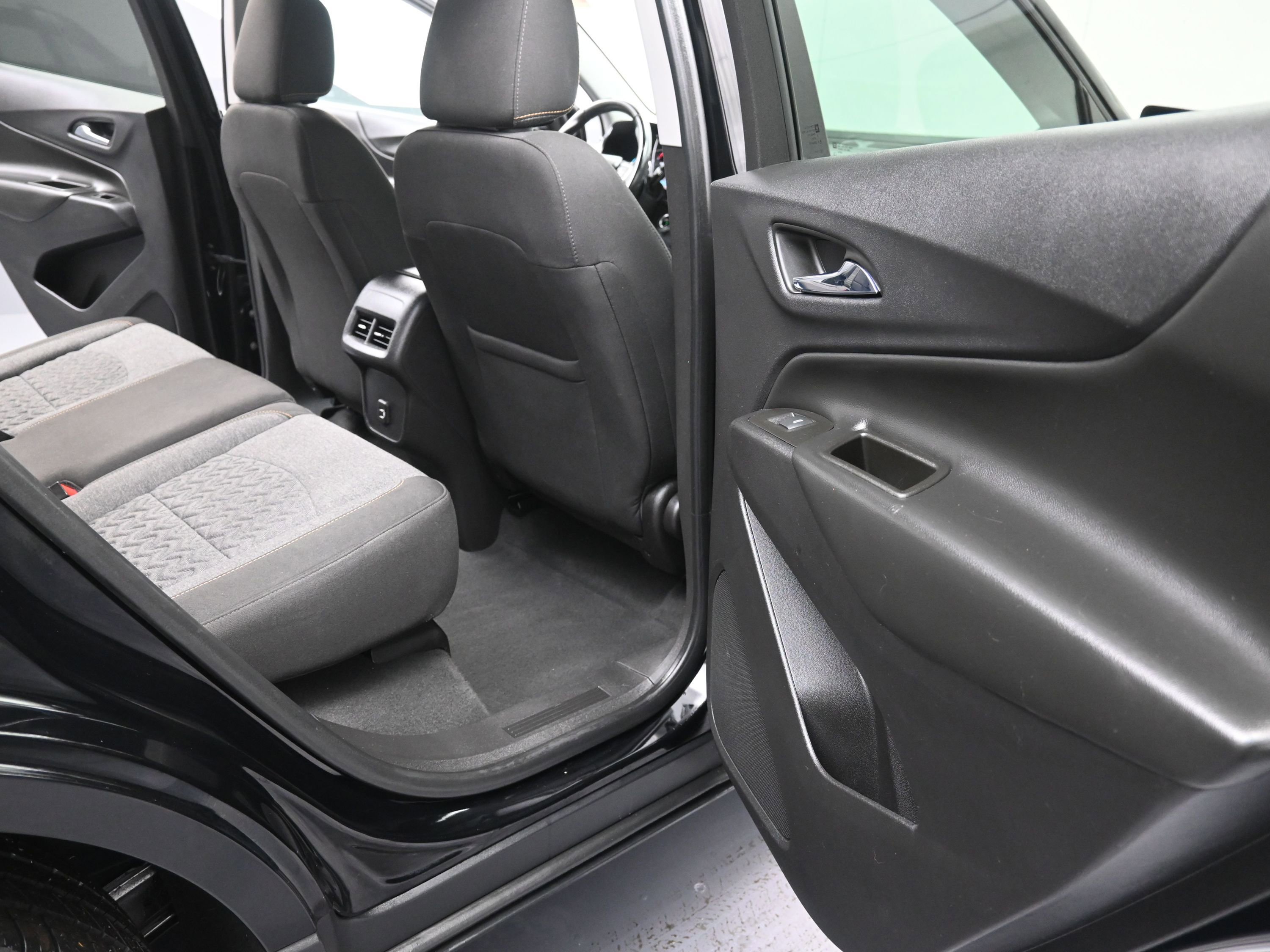 Used 2022 Chevrolet Equinox LT image 25