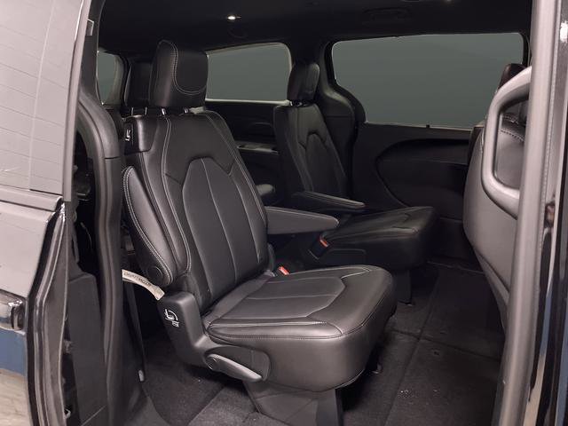New 2026 Chrysler Pacifica Select w/ S Appearance Package image 30