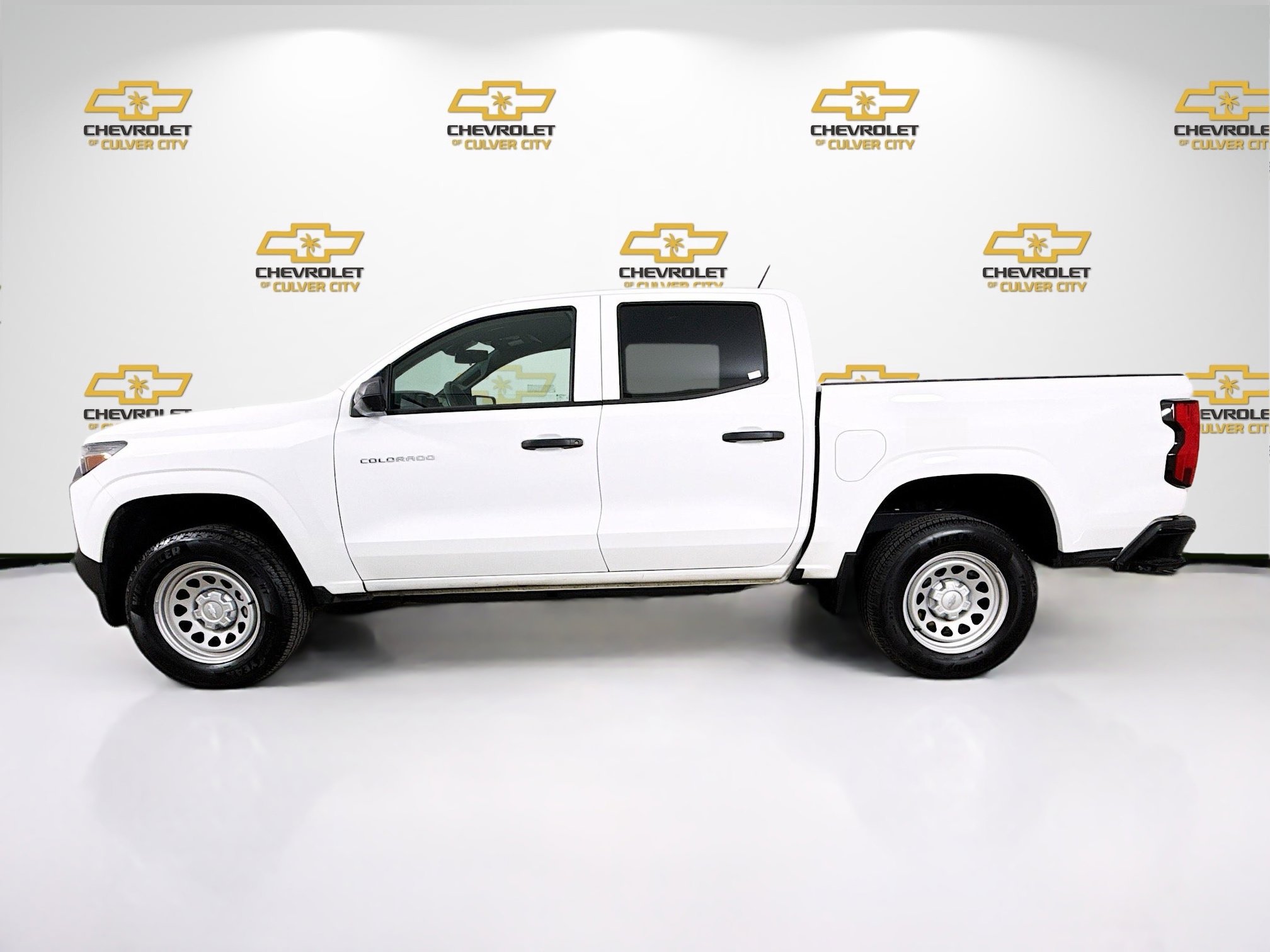 Used 2024 Chevrolet Colorado W/T image 4