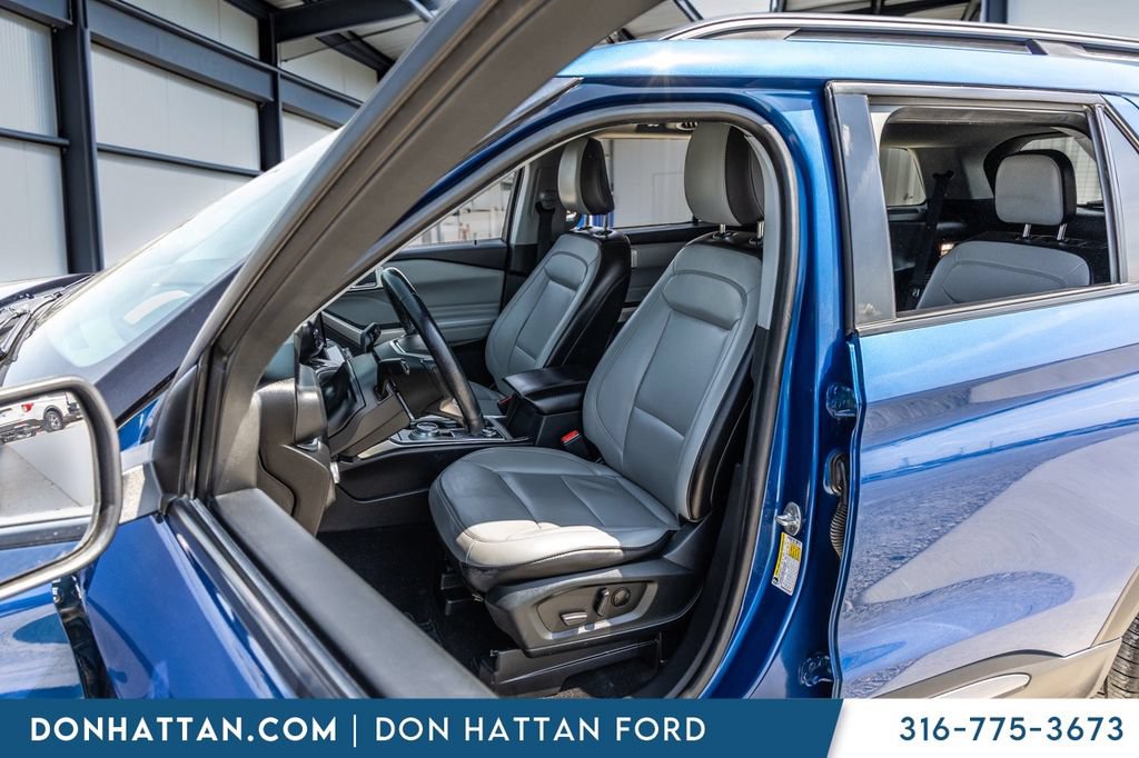 Used 2021 Ford Explorer XLT w/ Equipment Group 202A AWD/4WD image 16