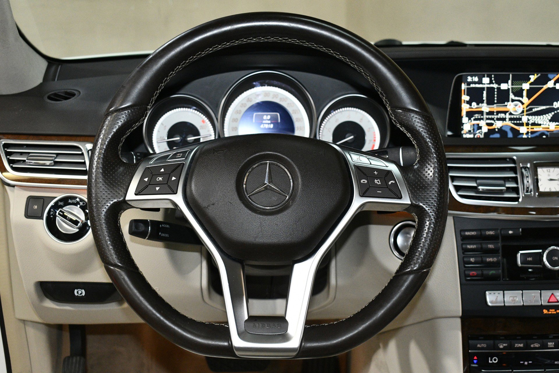 Used 2014 Mercedes-Benz E 350 4MATIC Sedan image 23