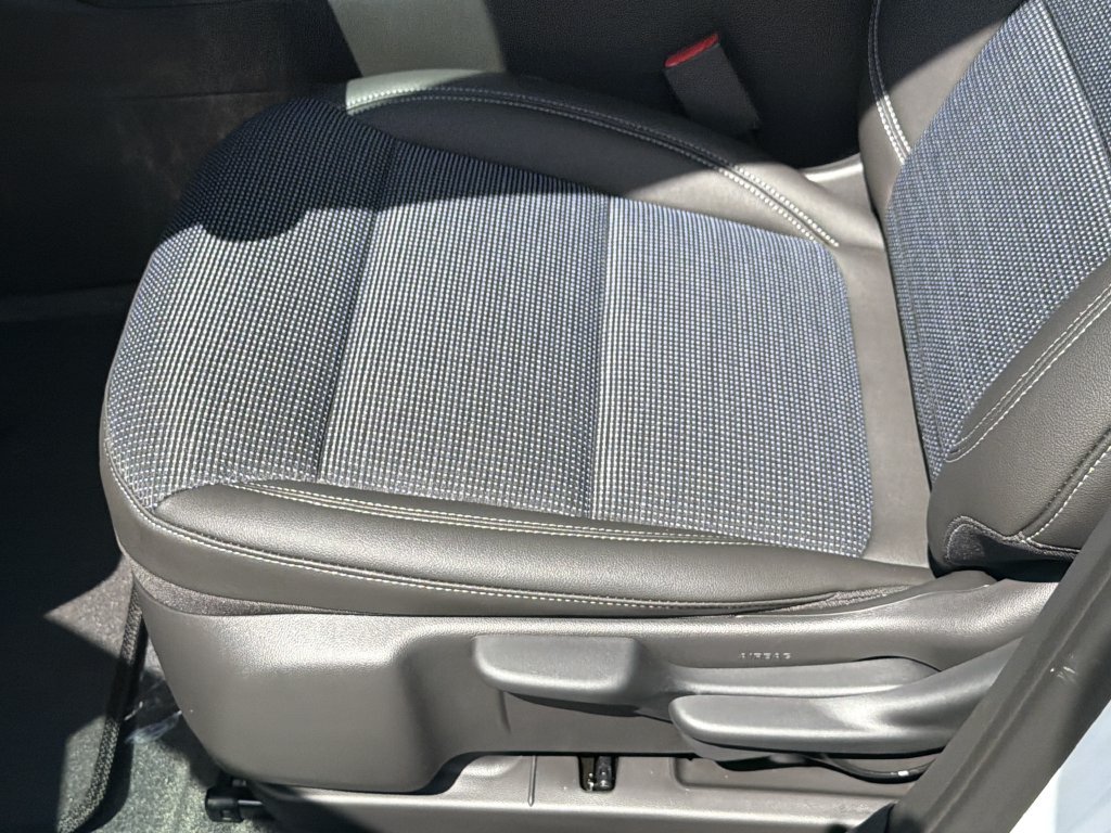 New 2026 Buick Envista Sport Touring w/ Convenience II Package FWD image 23