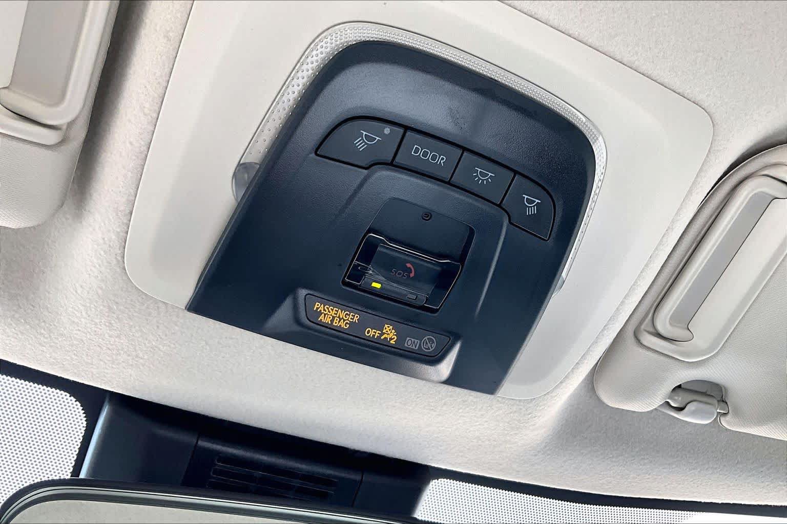 Used 2025 Toyota Corolla LE FWD image 35