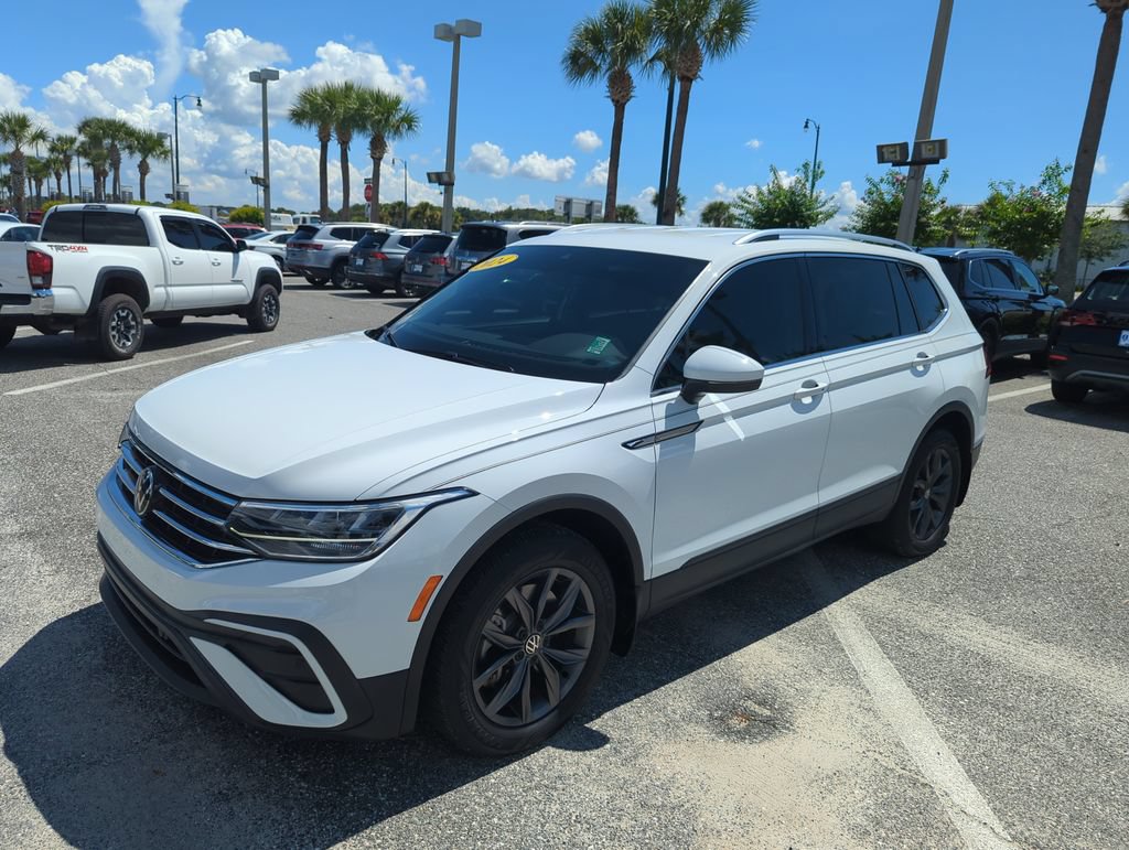 Used 2024 Volkswagen Tiguan SE FWD image 14
