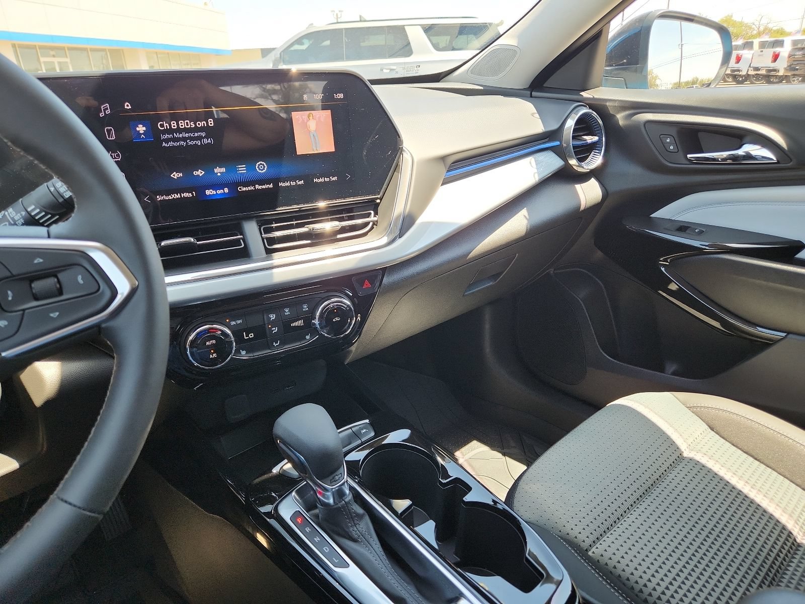 New 2026 Chevrolet Trax LT w/ Midnight Edition FWD image 20