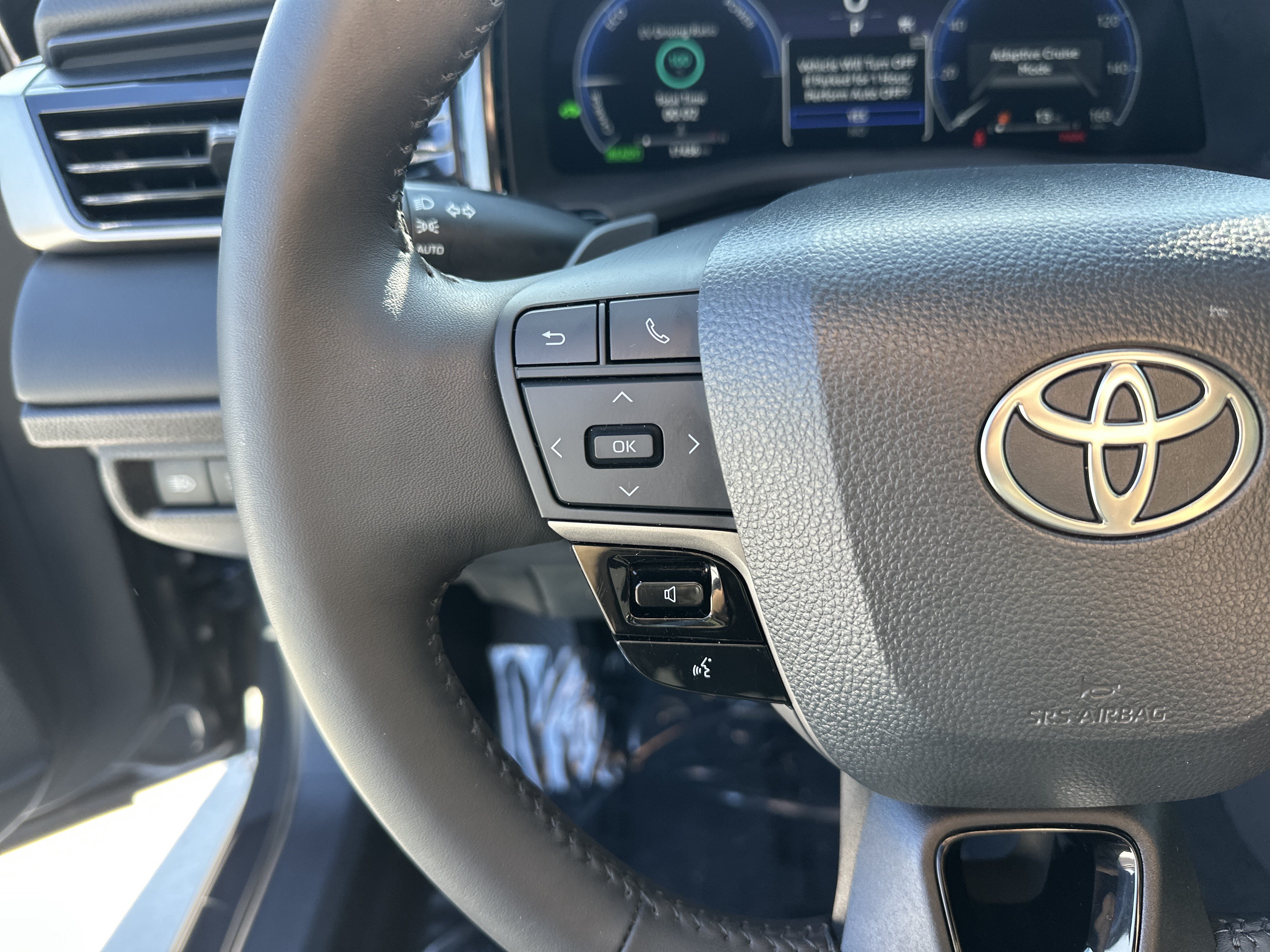 Used 2025 Toyota Camry XSE FWD image 19