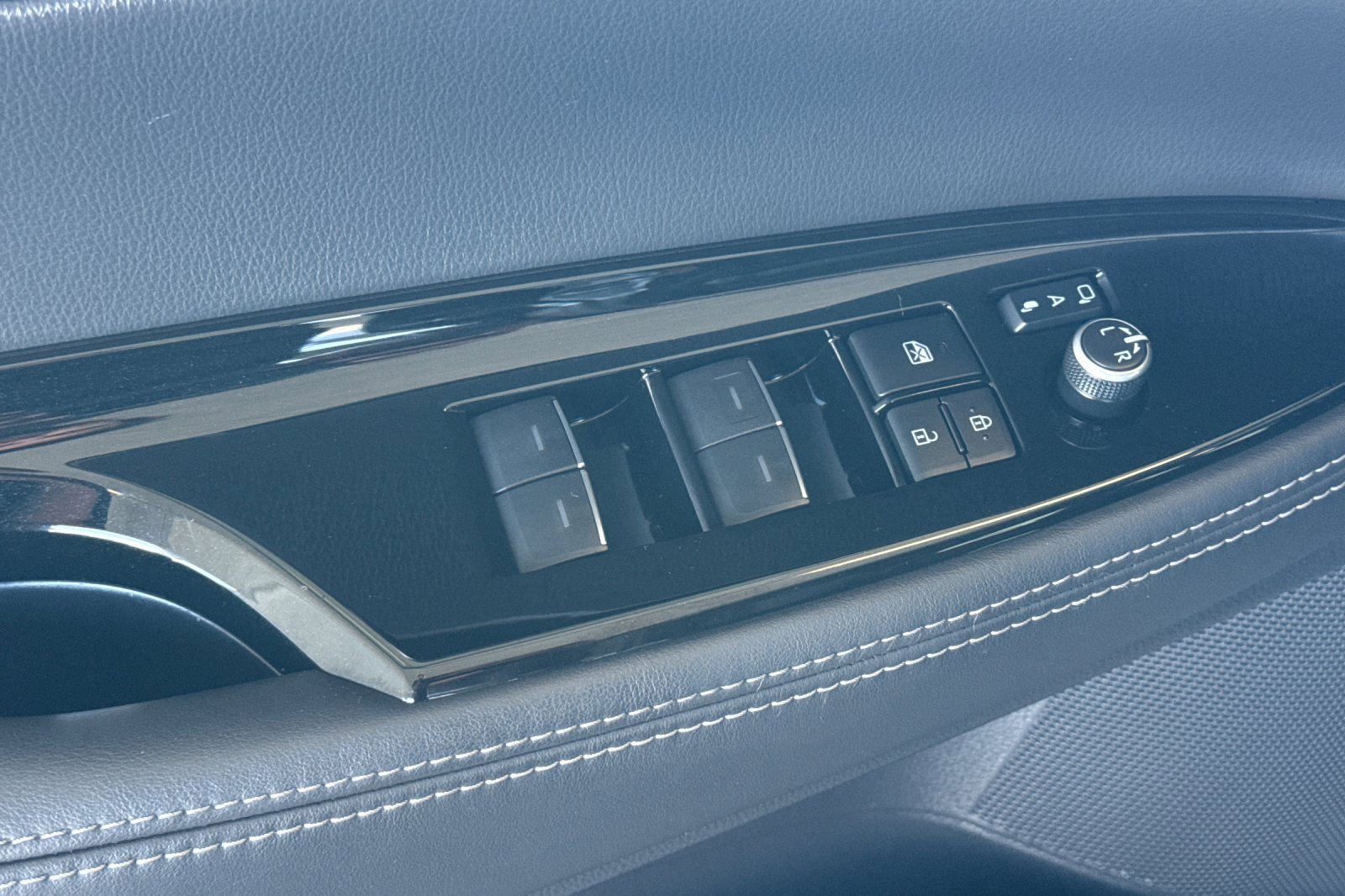 Certified 2023 Toyota Mirai XLE image 17