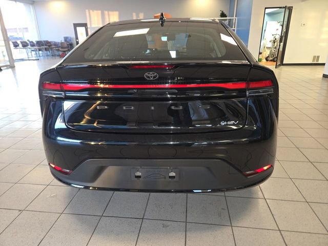 Used 2024 Toyota Prius LE image 7