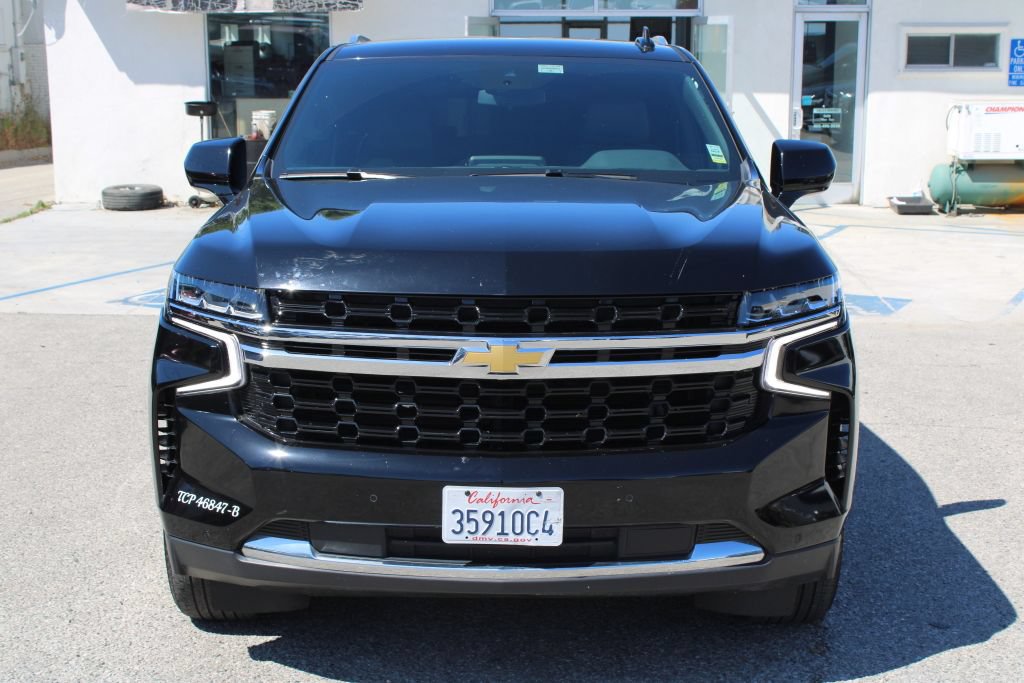 Used 2024 Chevrolet Suburban LS w/ Driver Alert Package RWD image 2