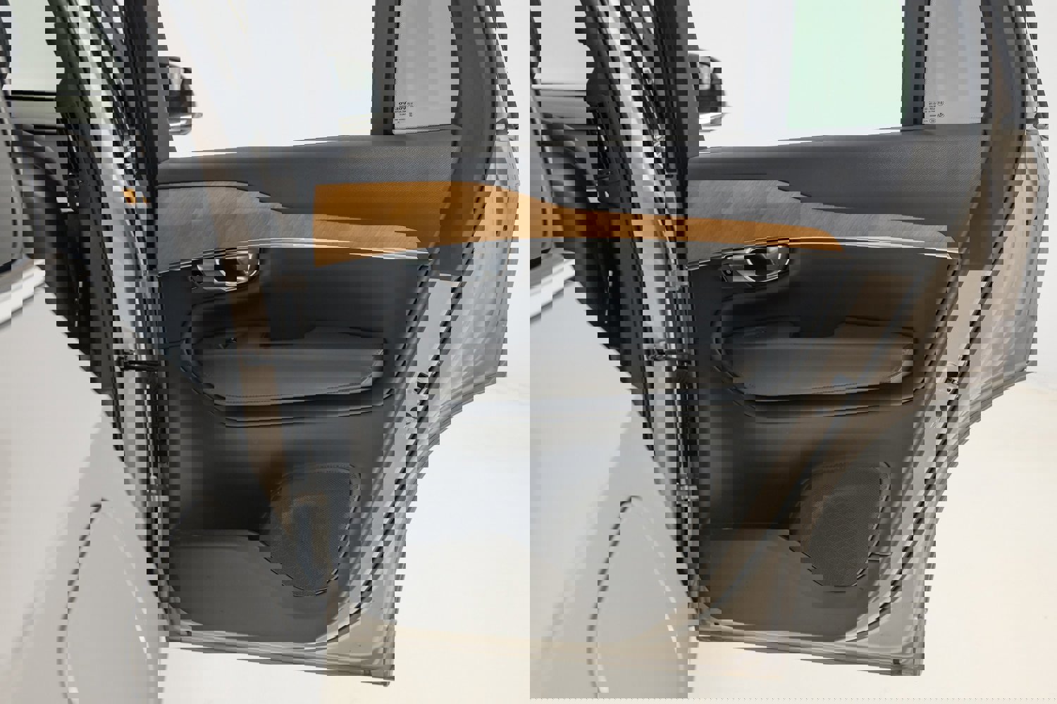 Used 2024 Volvo XC90 B5 Plus image 25