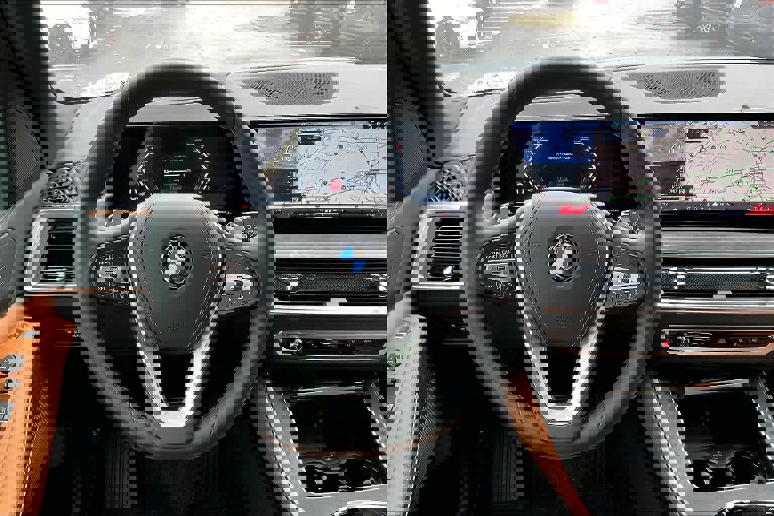 Used 2025 BMW X5 xDrive40i w/ Parking Assistance Package image 7