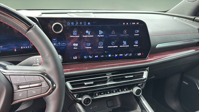 Used 2024 Chevrolet Traverse RS image 9