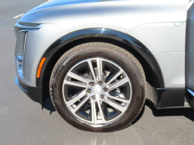 Used 2025 Cadillac Lyriq Luxury RWD image 8