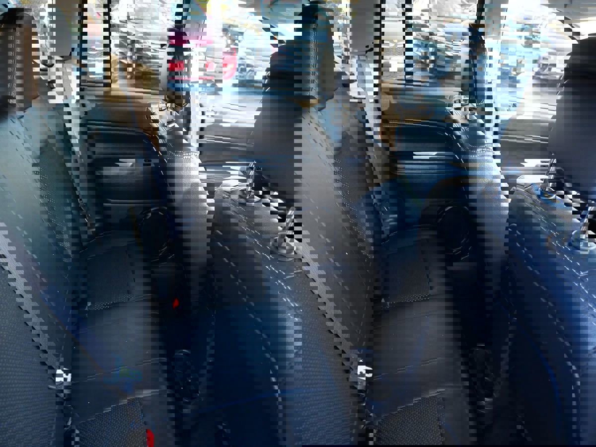 Used 2016 Jeep Compass Latitude image 24