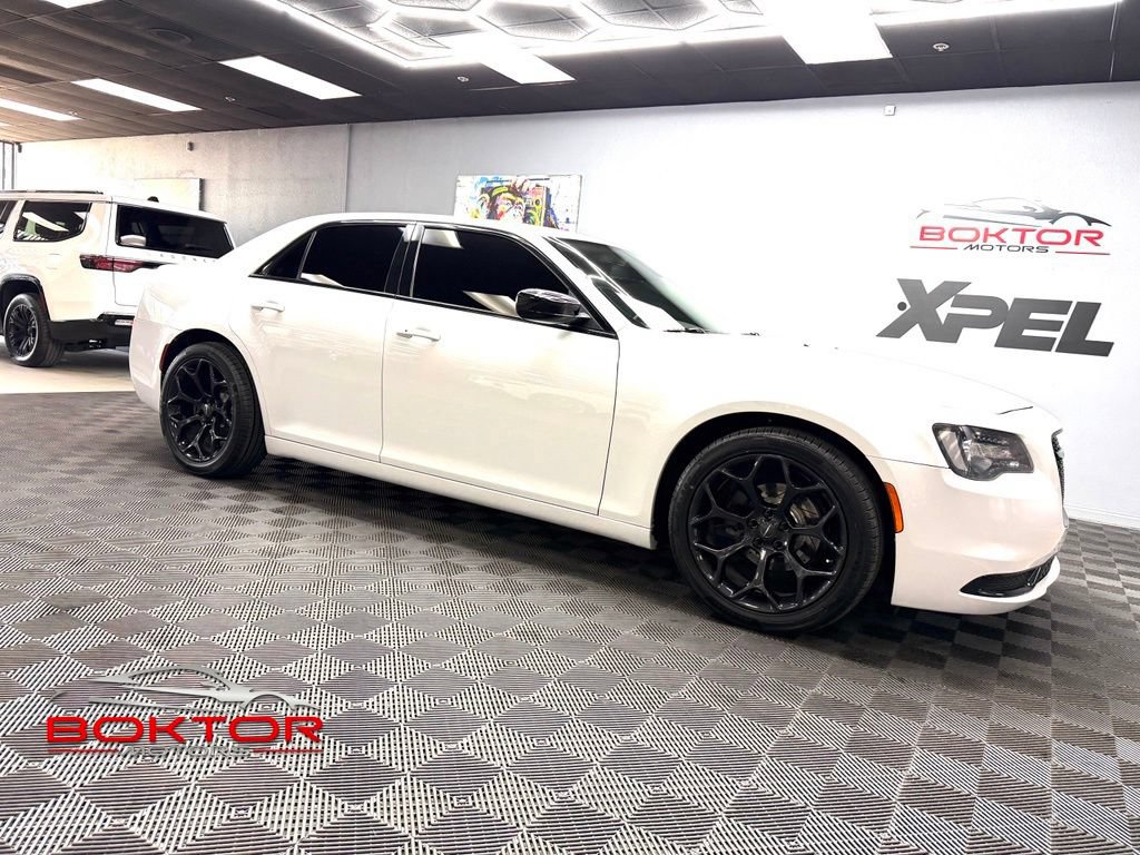 Used 2019 Chrysler 300 Touring w/ Sport Appearance Package RWD image 1