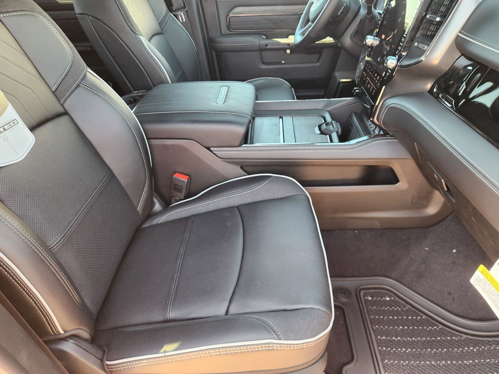 New 2026 RAM 2500 Limited AWD/4WD image 13