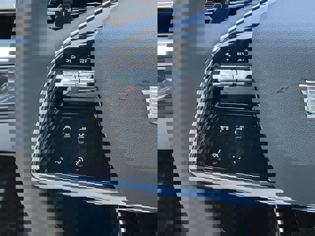 New 2026 Cadillac Lyriq Premium Luxury image 11