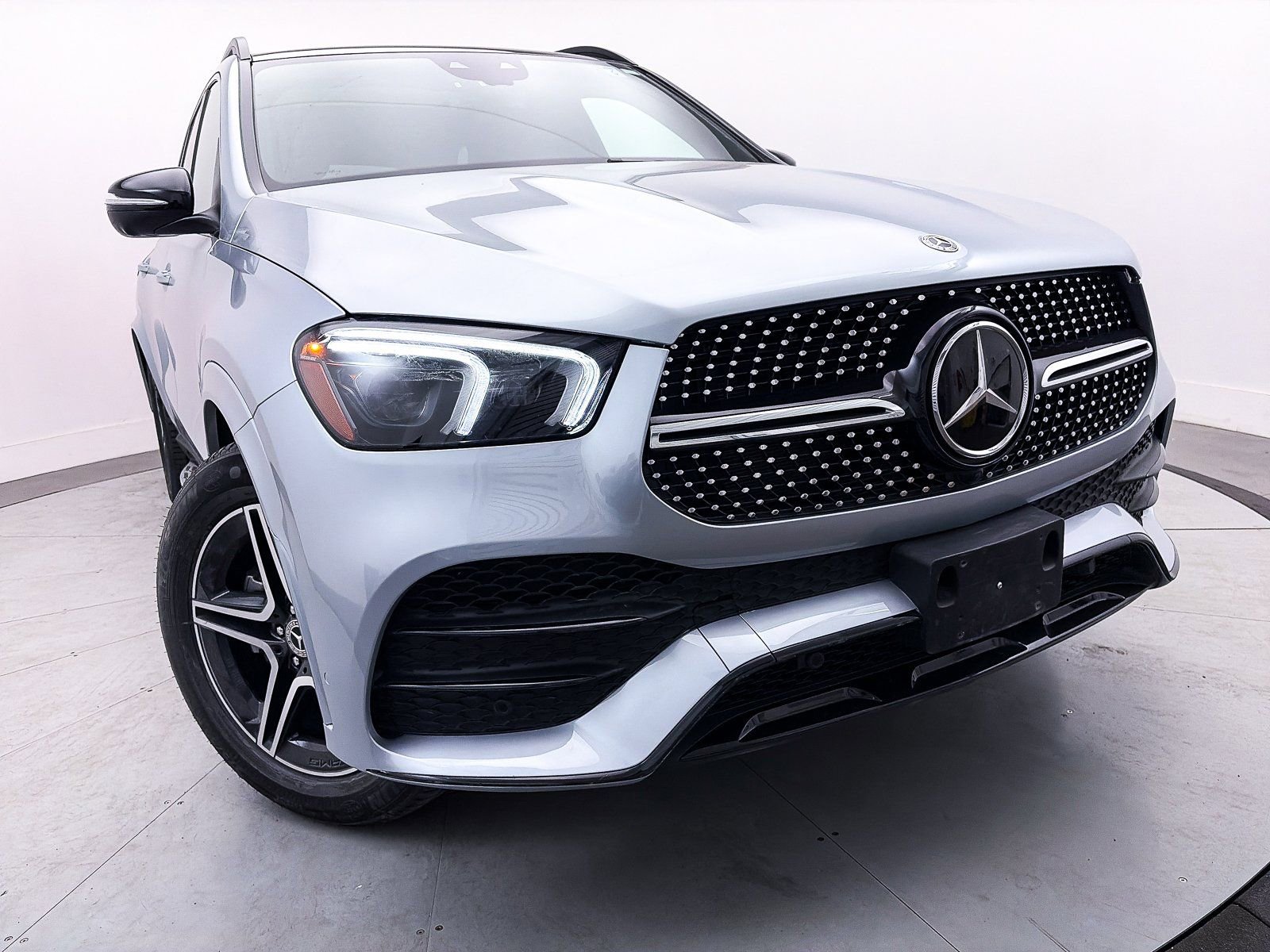 Used 2023 Mercedes-Benz GLE 450 4MATIC w/ AMG Line Exterior image 8