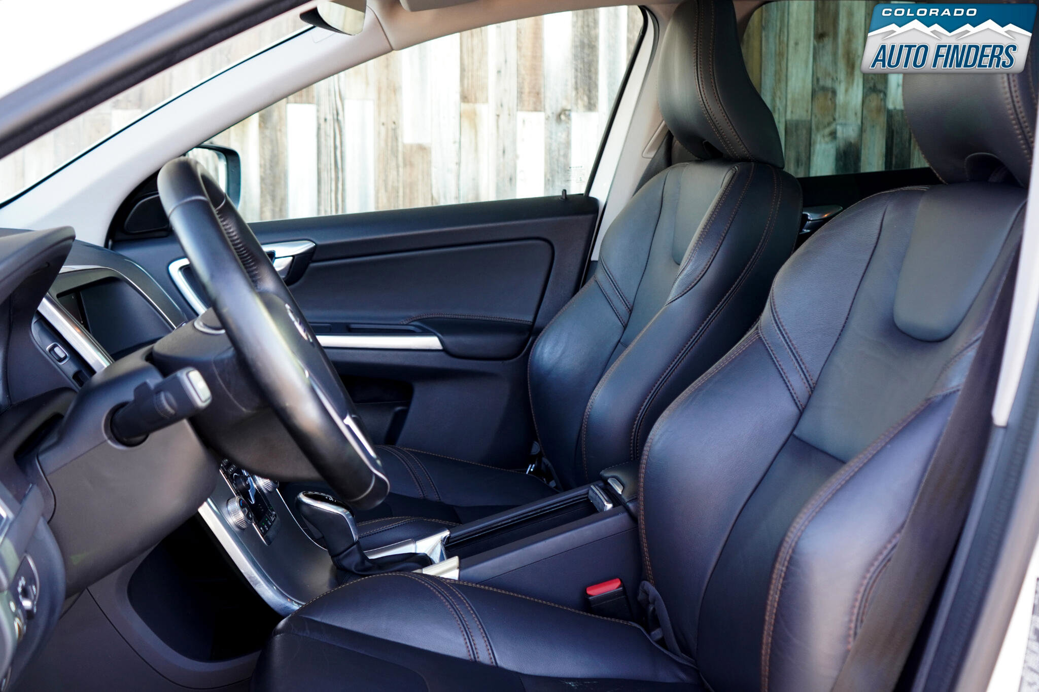 Used 2017 Volvo XC60 T5 Dynamic w/ Advanced Package image 13